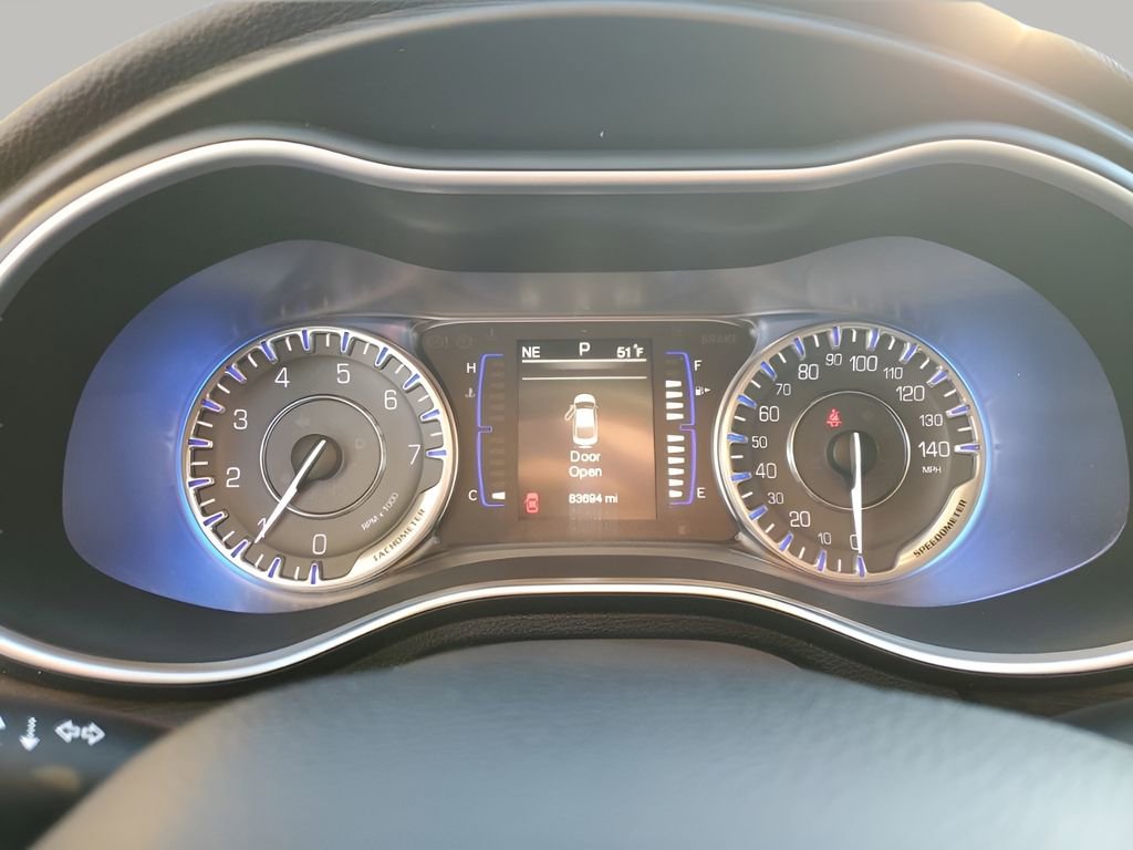 Used 2015 Chrysler 200 Limited w/ Convenience Group image 37