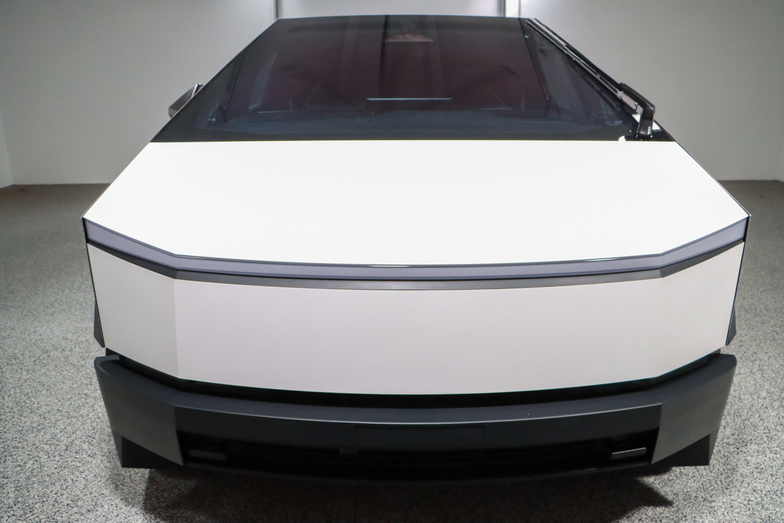 Used 2024 Tesla Cybertruck AWD Crew Cab image 4