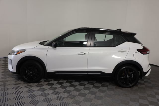 Used 2023 Nissan Kicks SR w/ SR Premium Package image 5