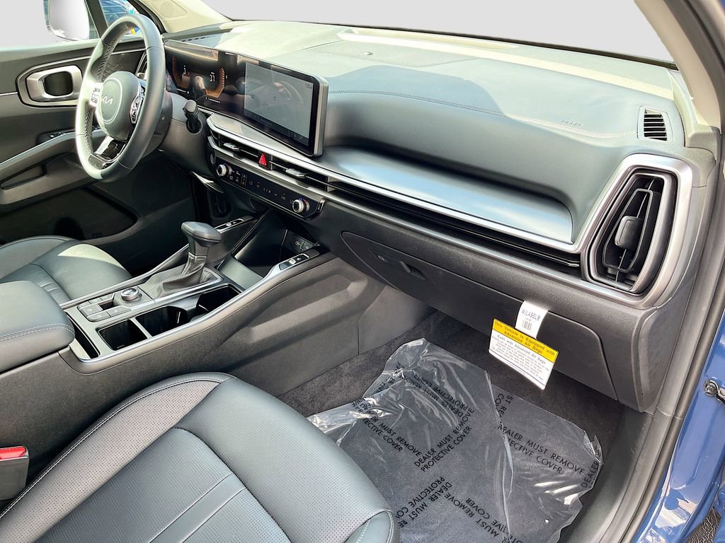 Certified 2025 Kia Sorento S image 30