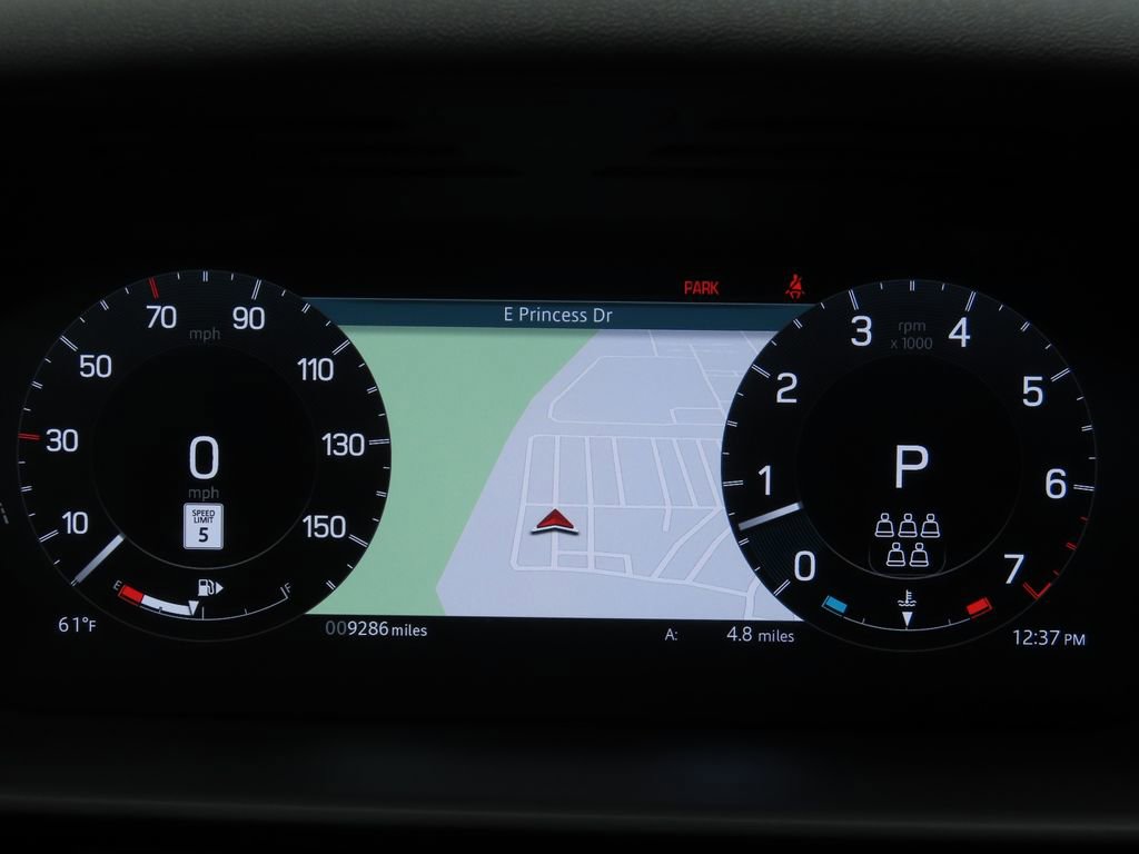 Used 2024 Land Rover Discovery Dynamic SE image 32