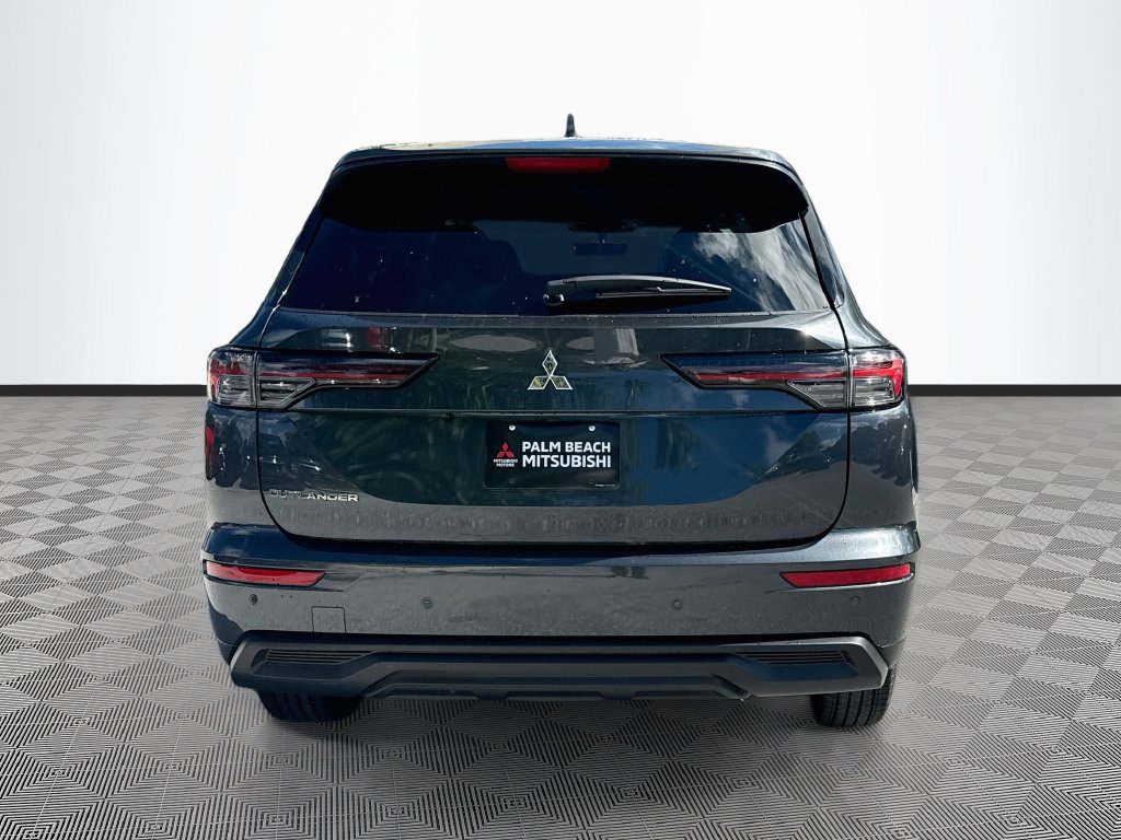 New 2026 Mitsubishi Outlander ES FWD image 6
