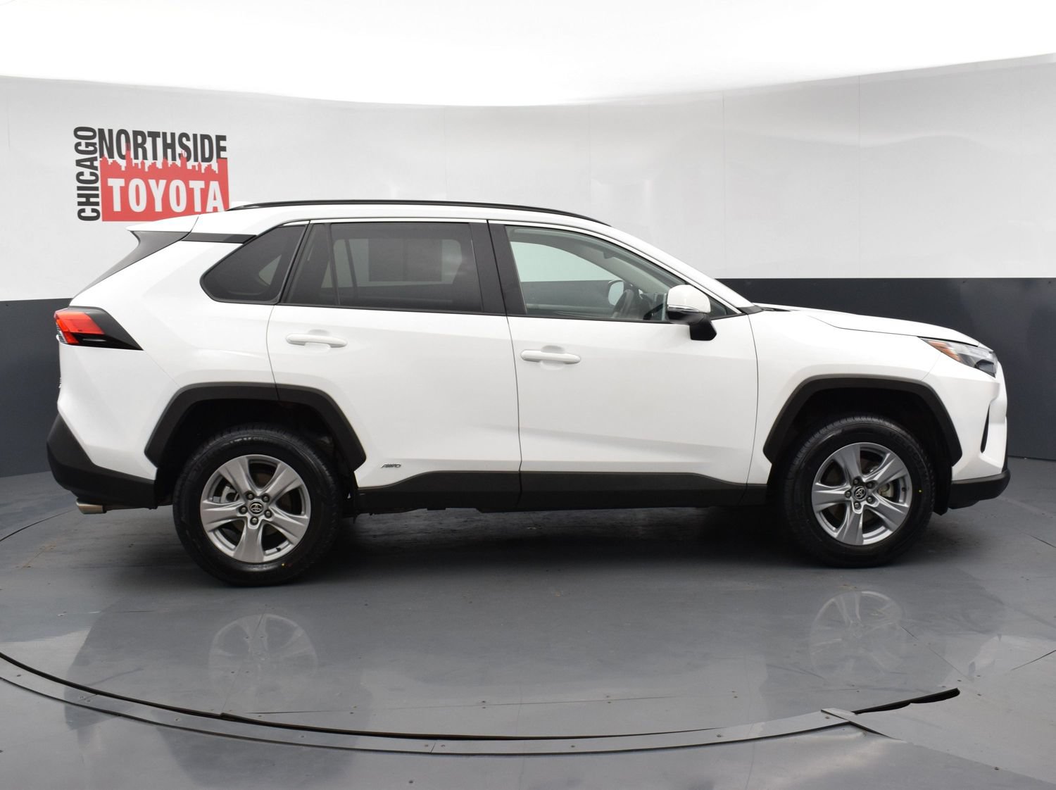 Used 2025 Toyota RAV4 XLE AWD/4WD image 5