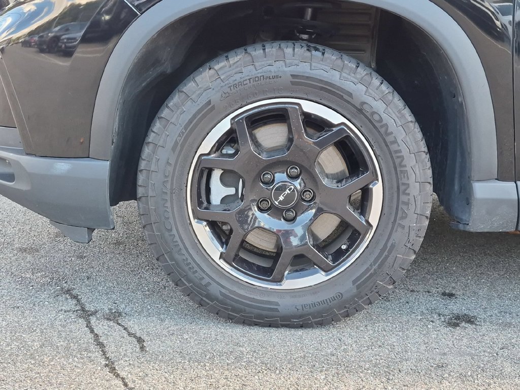 Used 2025 Honda Pilot TrailSport image 9