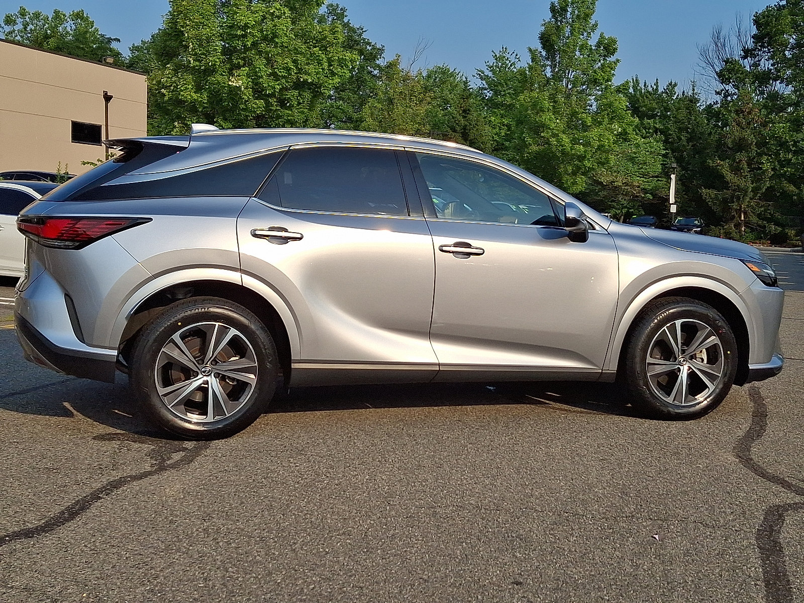 Certified 2023 Lexus RX 350h w/ Accessory Package (2T) AWD/4WD image 8