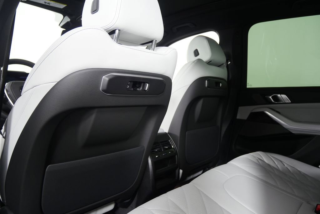 Used 2026 BMW X5 xDrive40i w/ Premium Package image 16