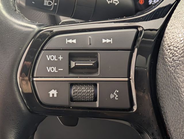 Used 2023 Honda Pilot Touring image 17