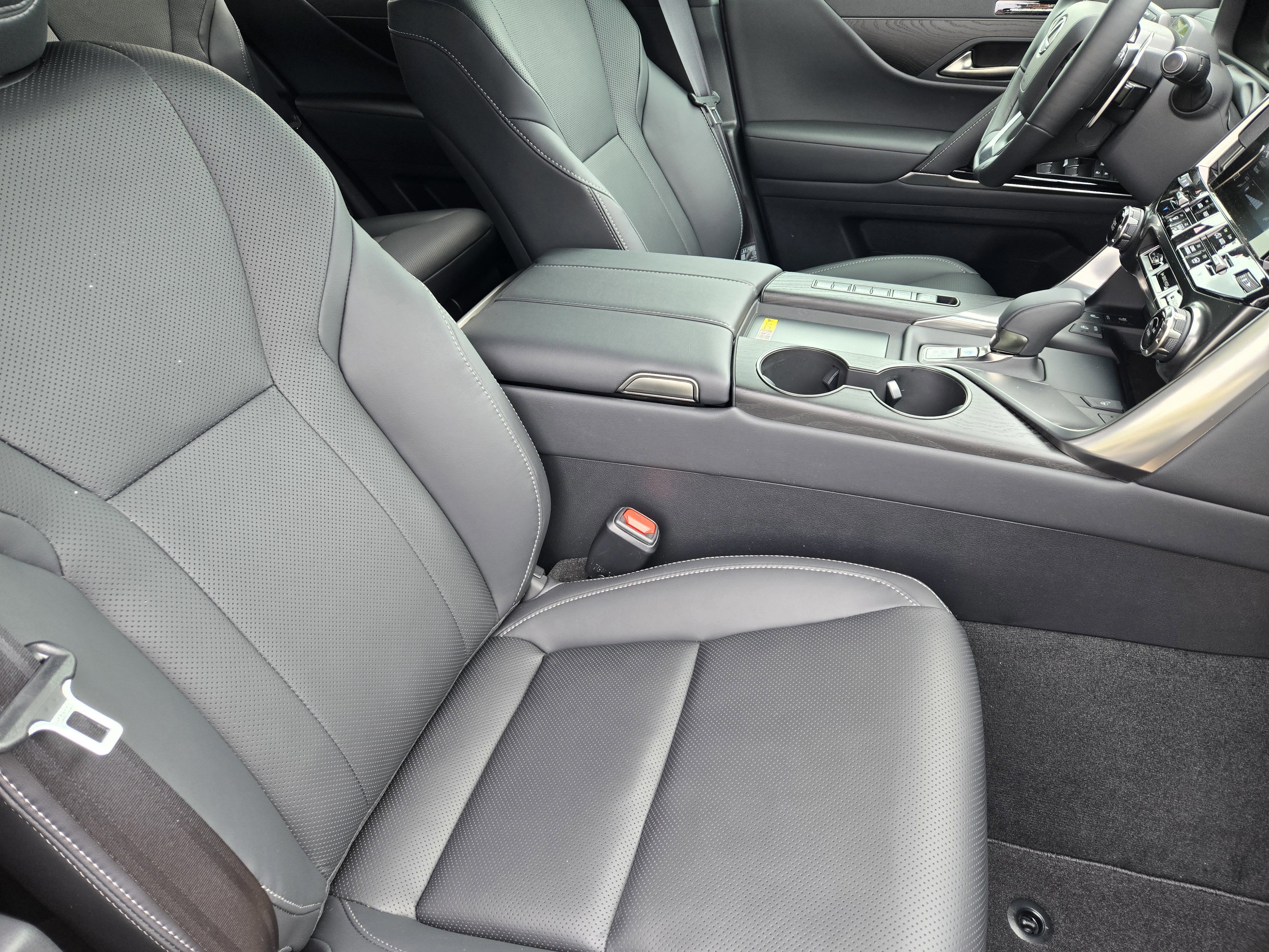 New 2026 Lexus LX 700h Luxury AWD/4WD image 6