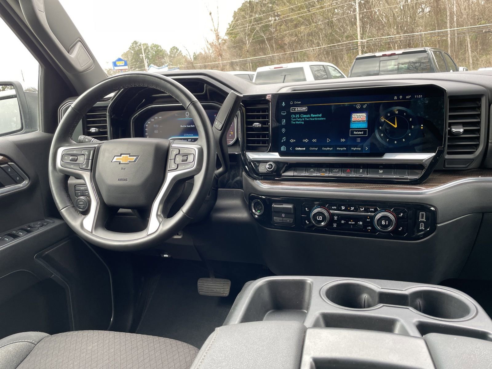 Used 2025 Chevrolet Silverado 1500 LT image 24