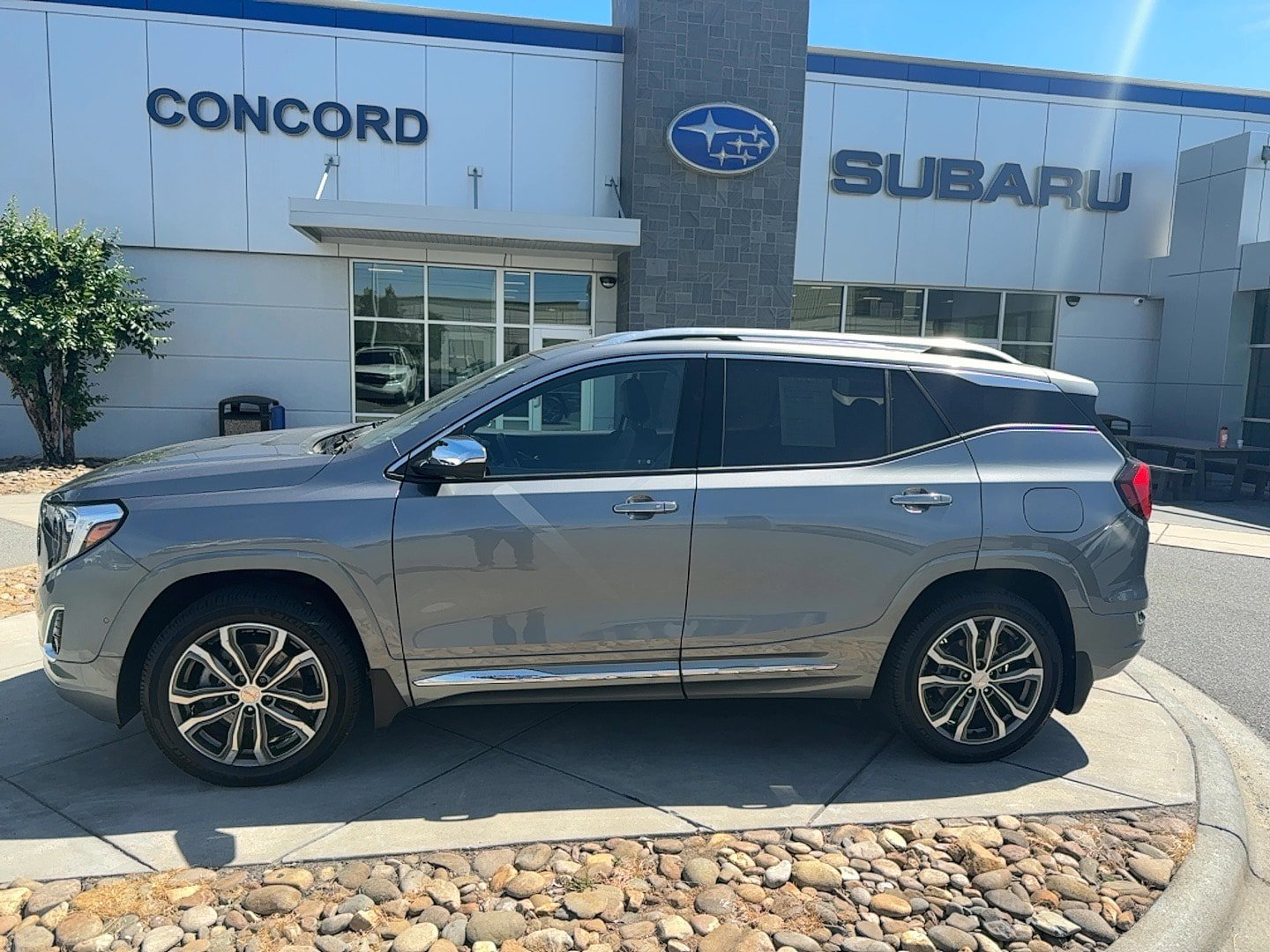 Used 2020 GMC Terrain Denali w/ Denali Premium Package AWD/4WD image 1