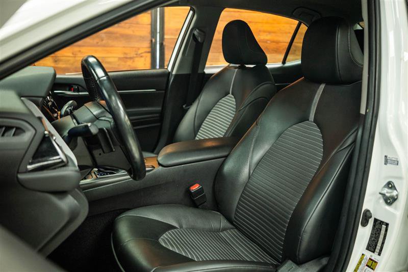 Used 2022 Toyota Camry SE w/ Convenience Package FWD image 9