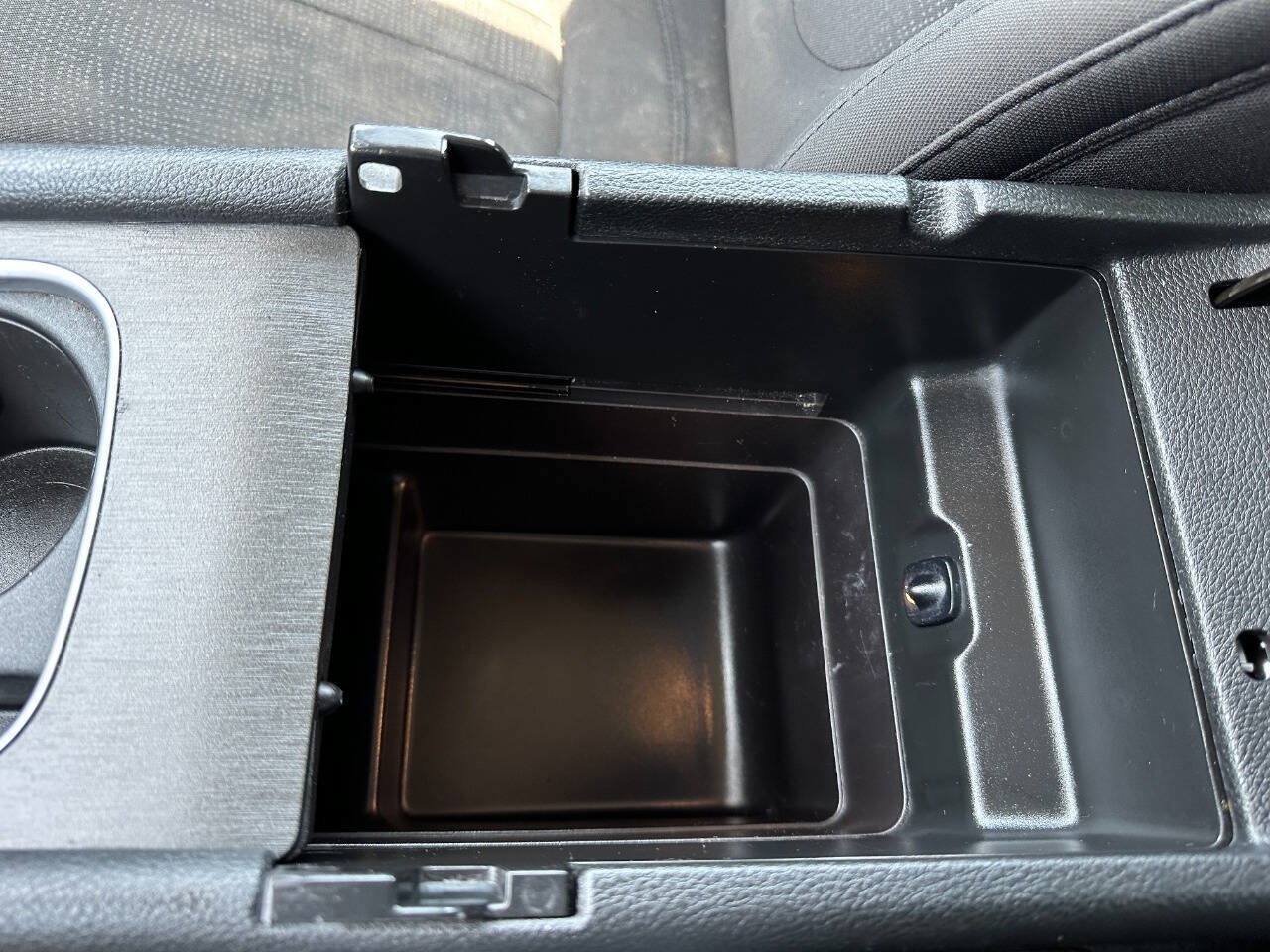 Used 2016 Chrysler 200 Limited FWD image 39