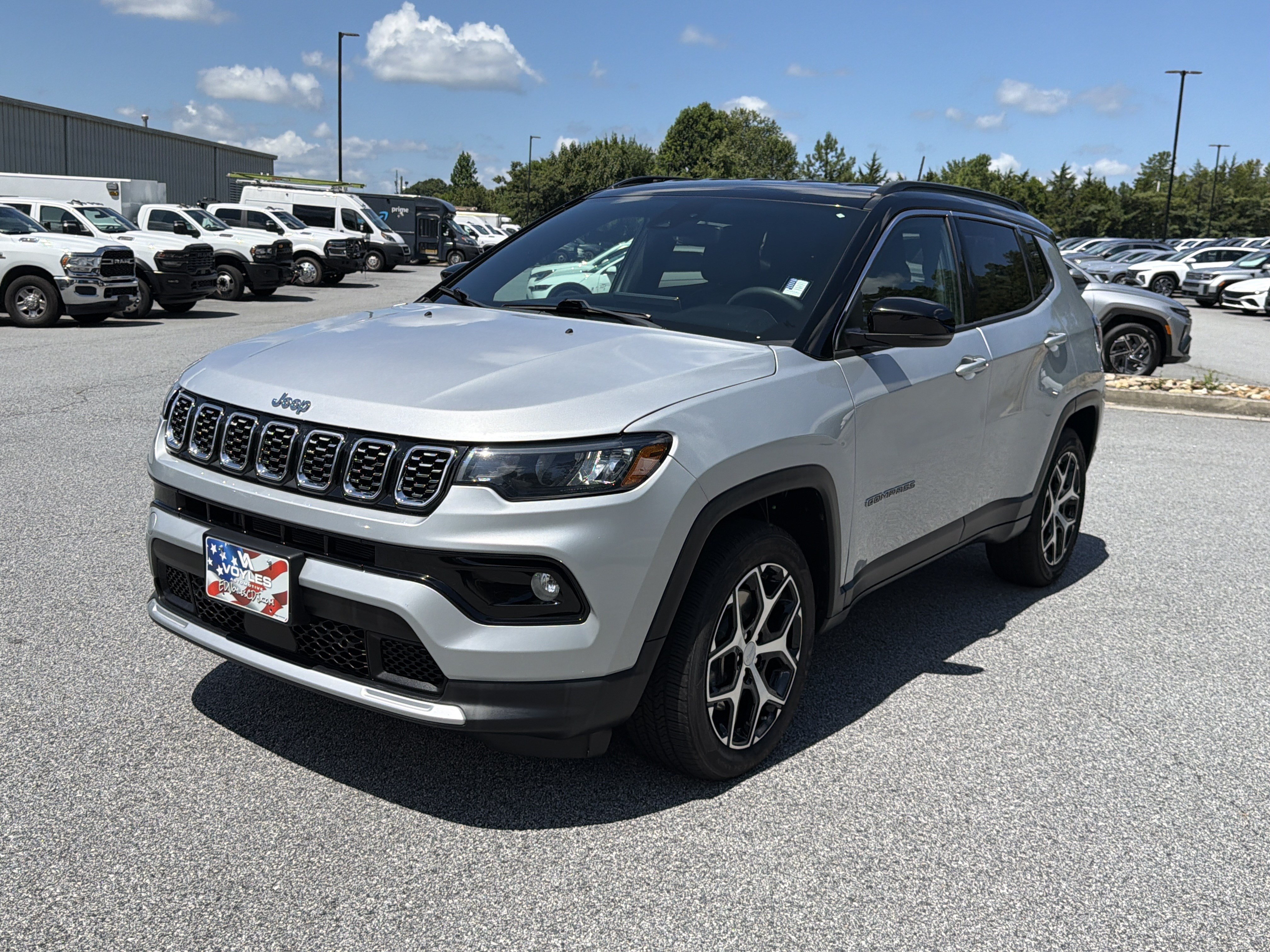 Used 2024 Jeep Compass Limited AWD/4WD image 3