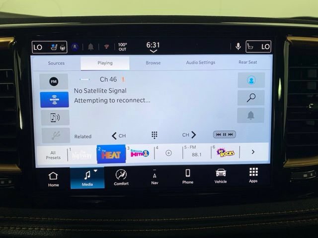 New 2027 Chrysler Pacifica Pinnacle w/ Theater Group FWD image 12