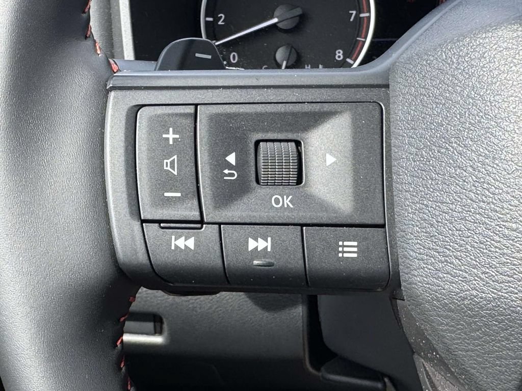 Used 2025 Nissan Rogue SV AWD/4WD image 18