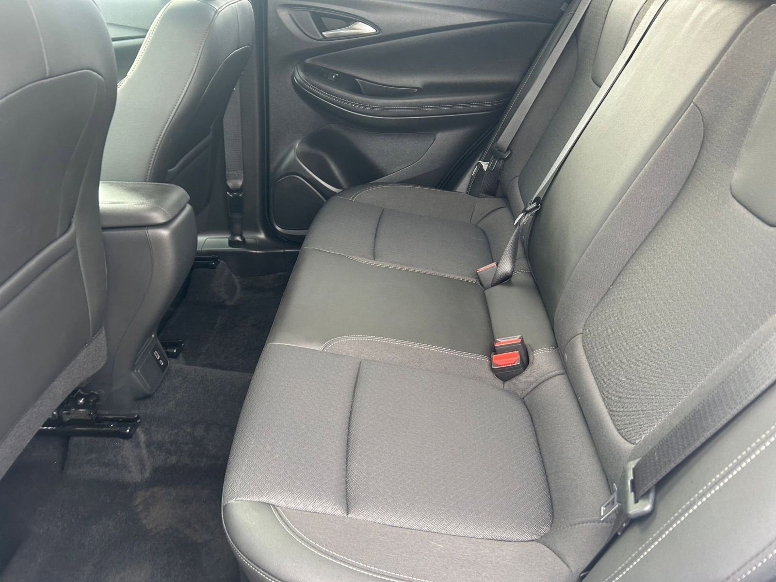 Used 2025 Buick Encore GX Preferred image 27