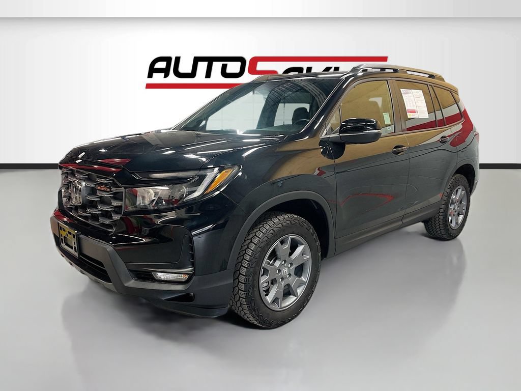 Used 2025 Honda Passport TrailSport image 3