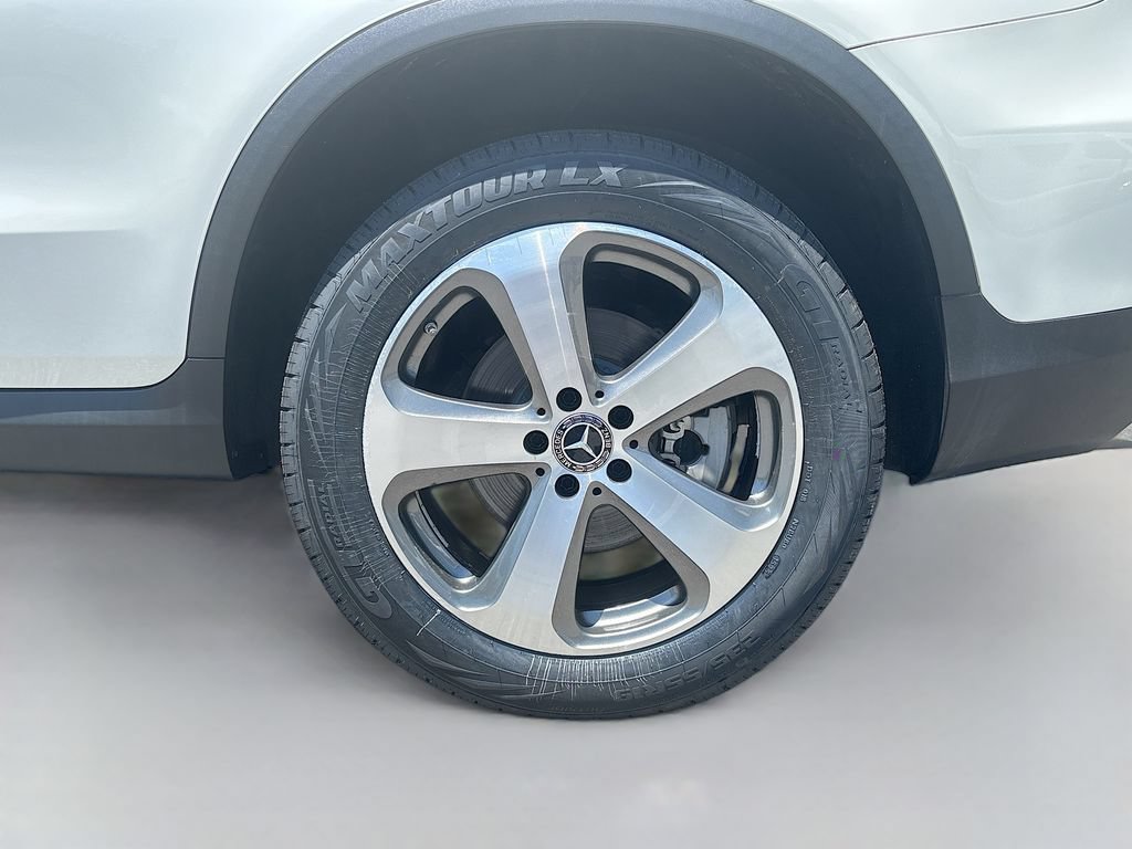 Used 2018 Mercedes-Benz GLC 300 w/ Multimedia Package image 12
