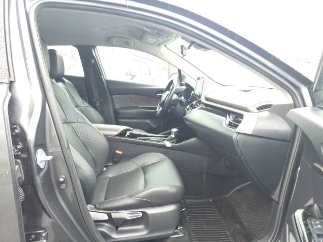 Used 2022 Toyota C-HR Limited image 21