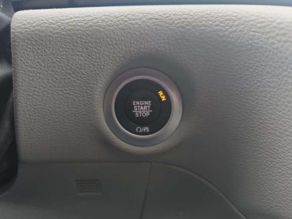 Used 2023 Chrysler Pacifica Limited image 22