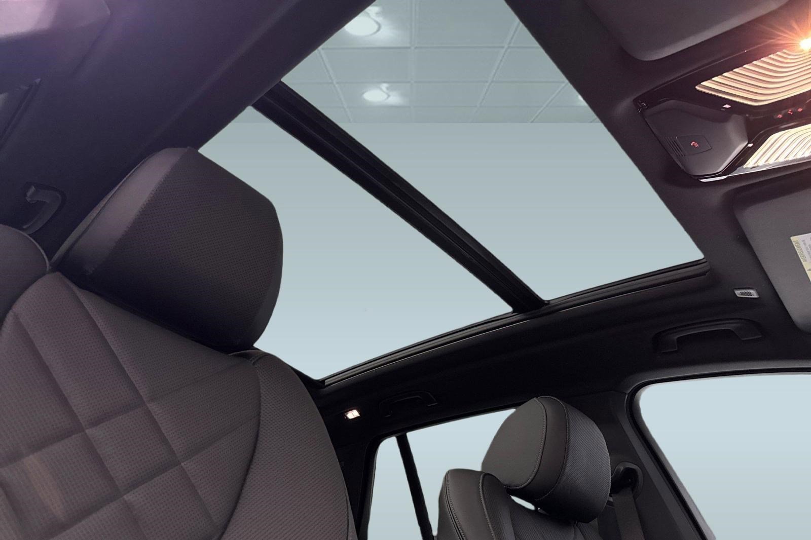 Used 2026 BMW X5 sDrive40i w/ Premium Package image 14