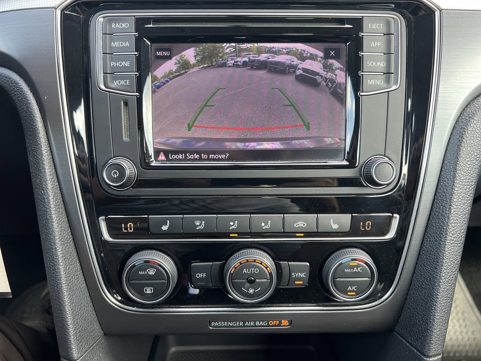 Used 2018 Volkswagen Passat 2.0T R-Line FWD image 5