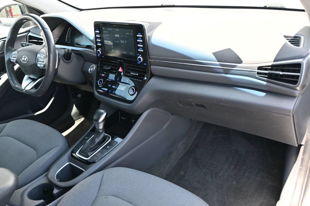 Used 2020 Hyundai Ioniq SE FWD image 6