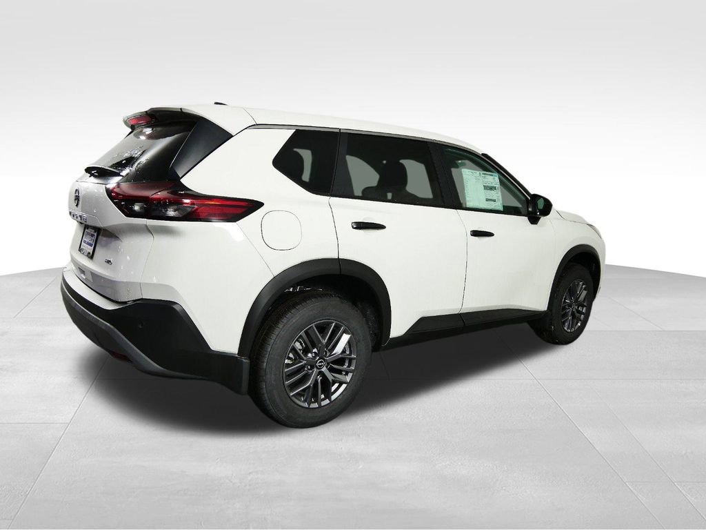 Used 2023 Nissan Rogue S image 10