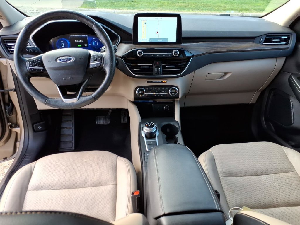 Used 2020 Ford Escape Titanium w/ Titanium Premium Package 2.0 FWD image 13