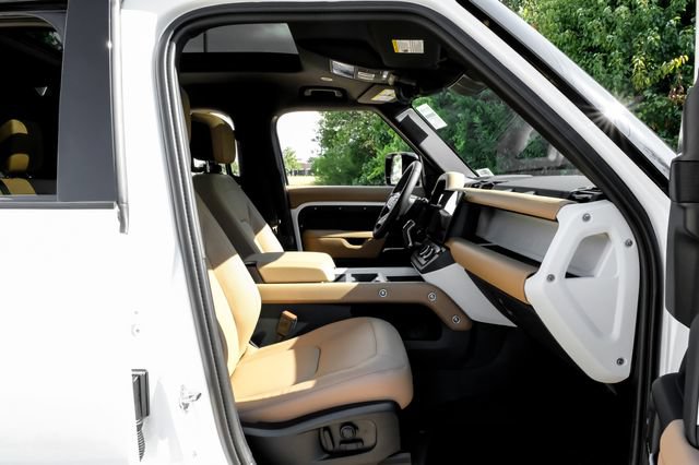 New 2026 Land Rover Defender 110 S AWD/4WD image 39