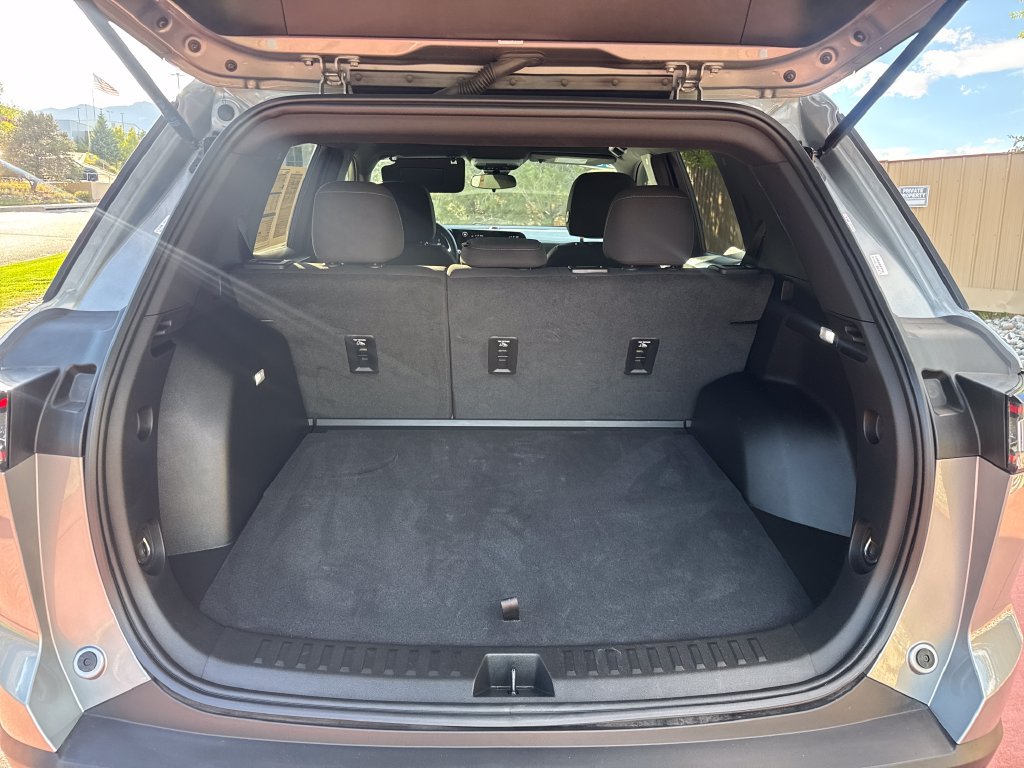 Used 2025 Chevrolet Equinox LT FWD image 8