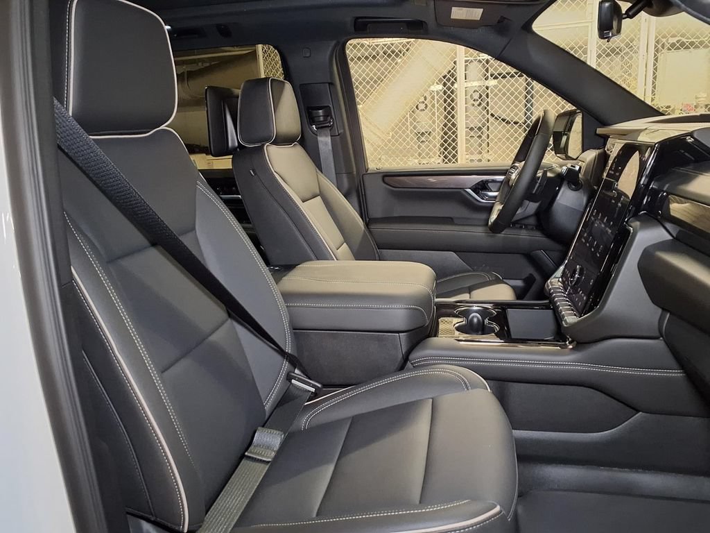 New 2026 GMC Yukon XL Elevation w/ Elevation Premium Package RWD image 3
