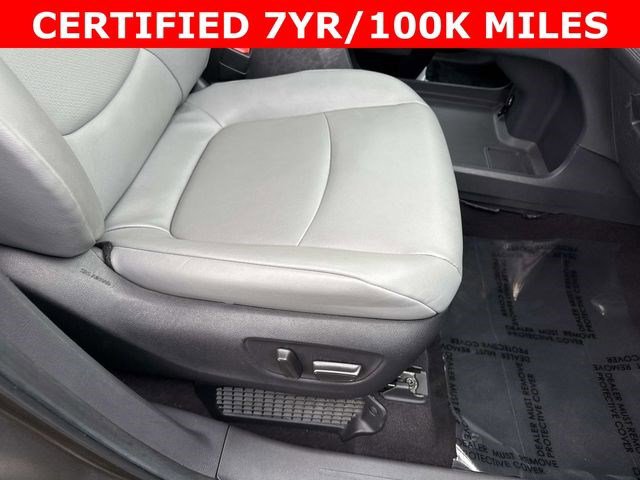 Used 2024 Toyota Sienna XLE image 10