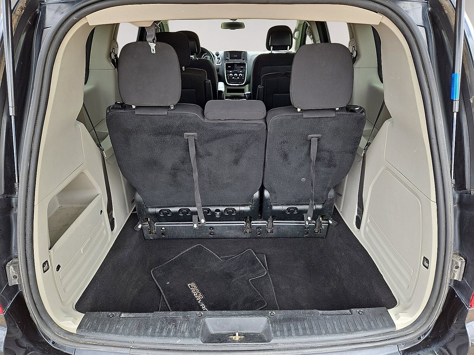 Used 2018 Dodge Grand Caravan SE w/ UConnect Hands-Free Group FWD image 9
