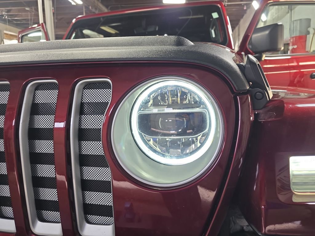 Used 2022 Jeep Wrangler Unlimited Sahara w/ Cold Weather Group image 29