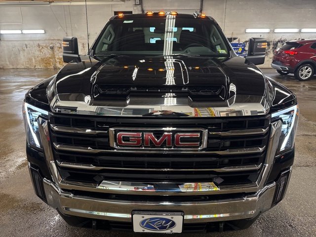 New 2026 GMC Sierra 2500 SLE image 2