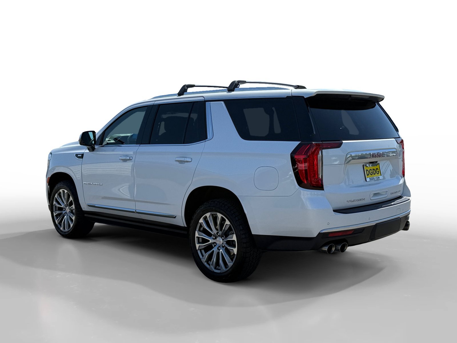 Used 2021 GMC Yukon Denali w/ Denali Premium Package AWD/4WD image 3