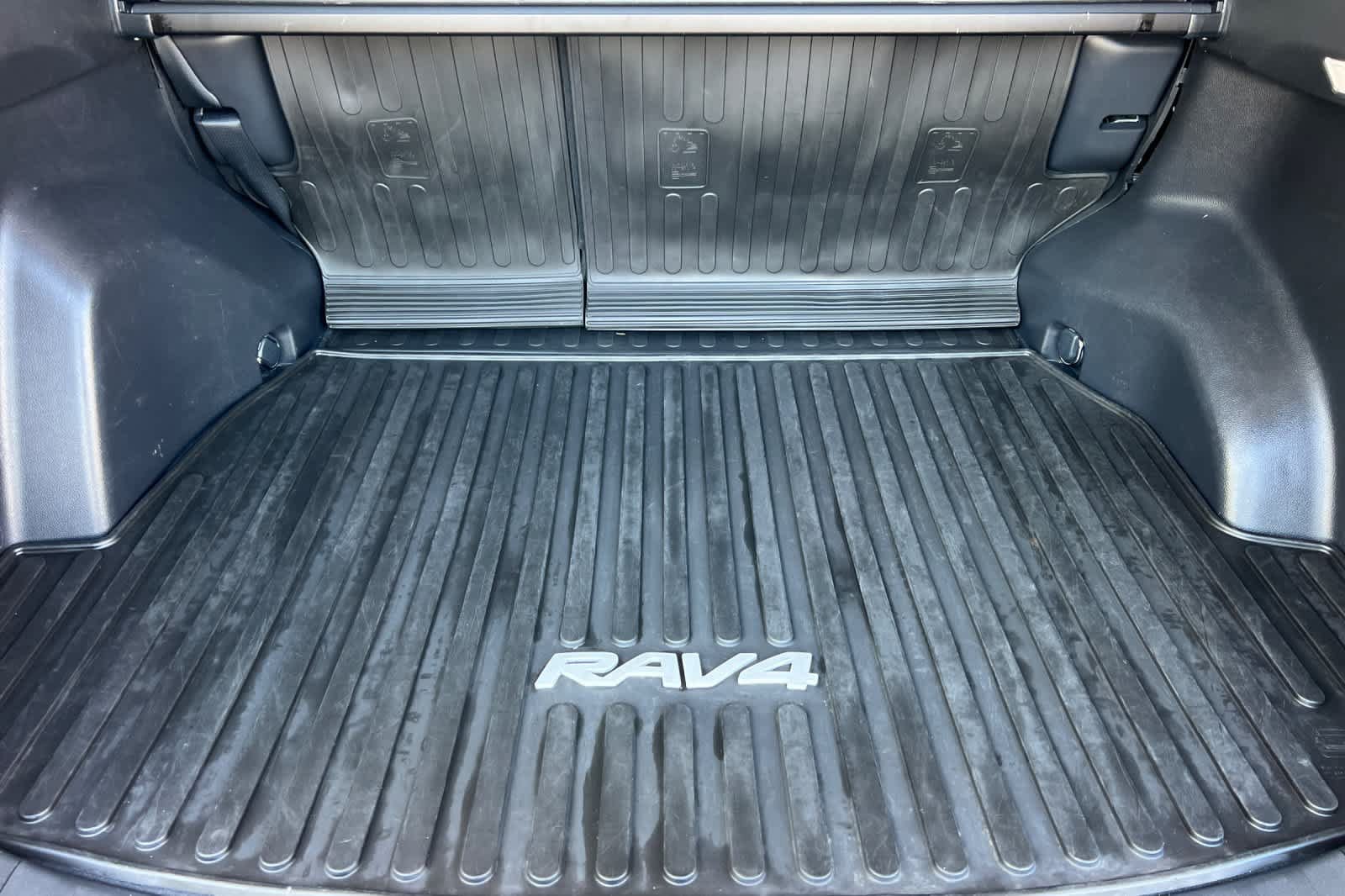 Certified 2023 Toyota RAV4 LE AWD/4WD image 16