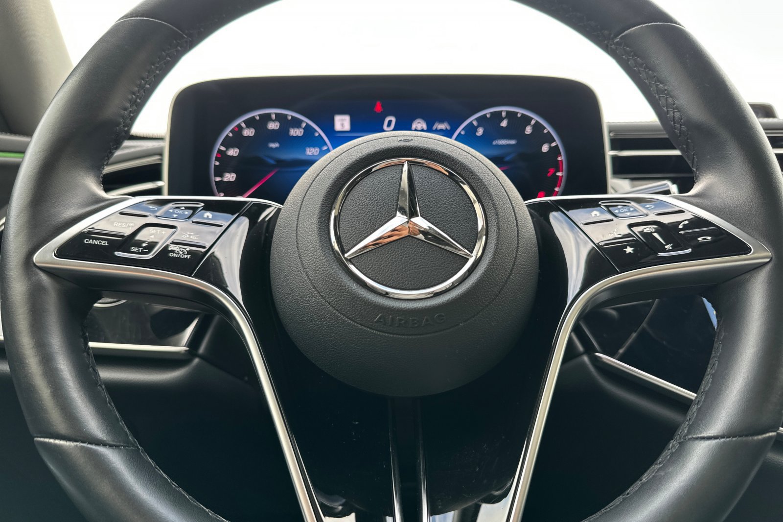 Used 2024 Mercedes-Benz E 350 4MATIC Sedan image 23