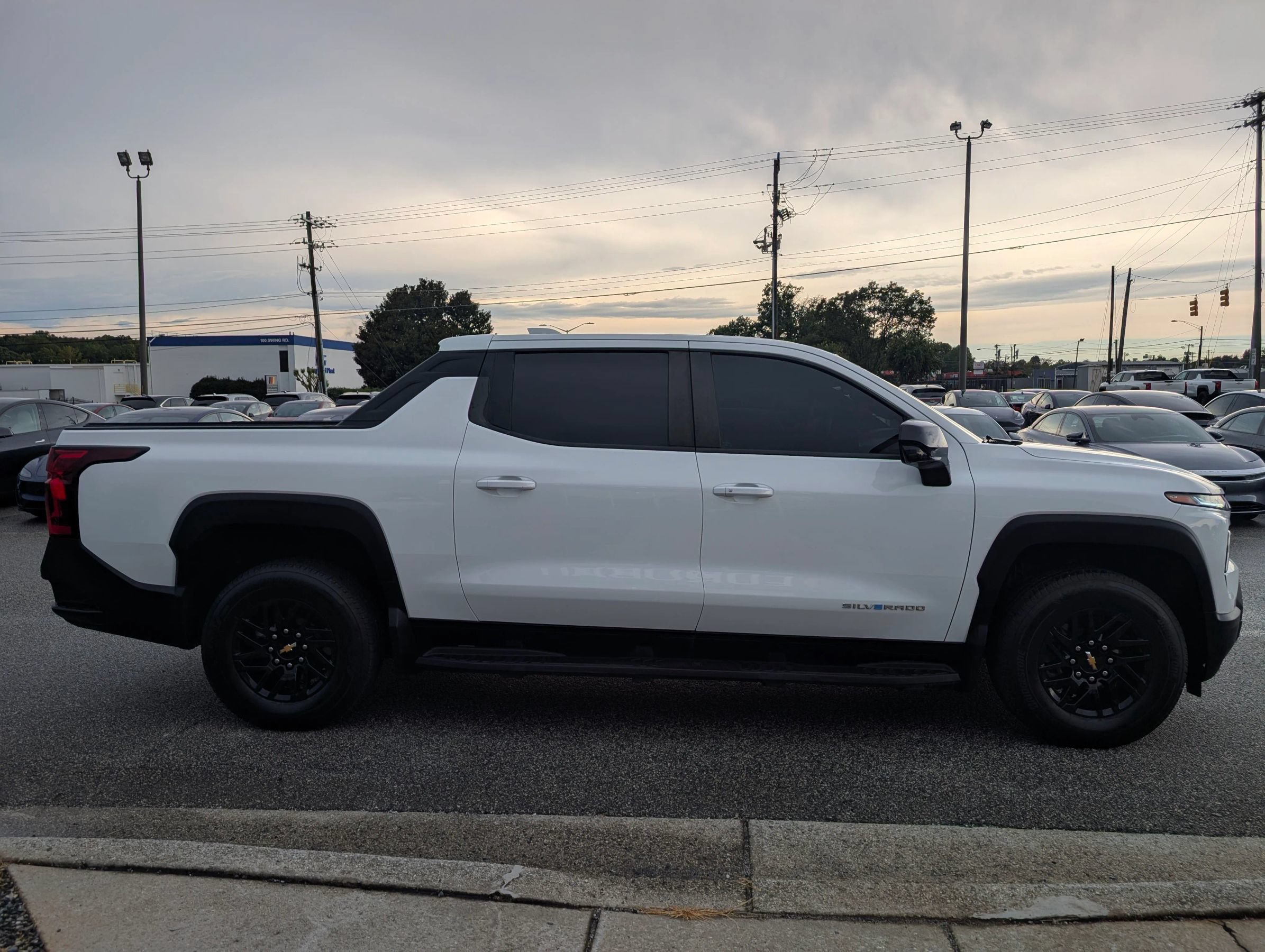 Used 2024 Chevrolet Silverado EV W/T AWD/4WD image 22
