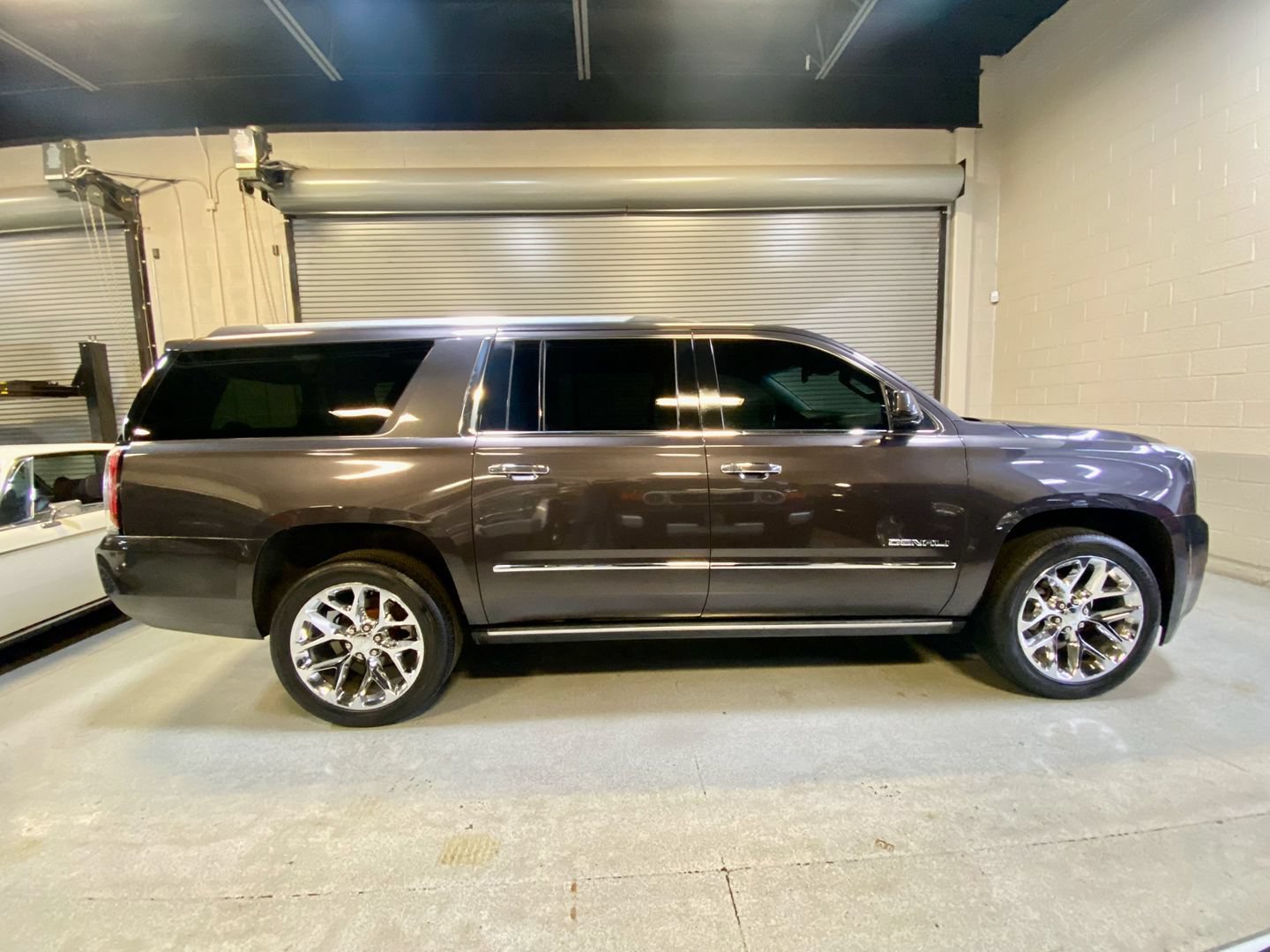 Used 2017 GMC Yukon XL Denali w/ Open Road Package RWD image 4