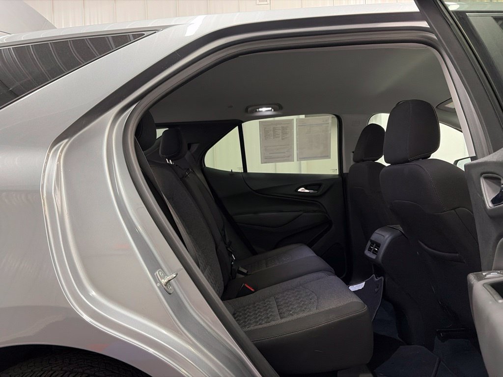 Used 2024 Chevrolet Equinox LT AWD/4WD image 19