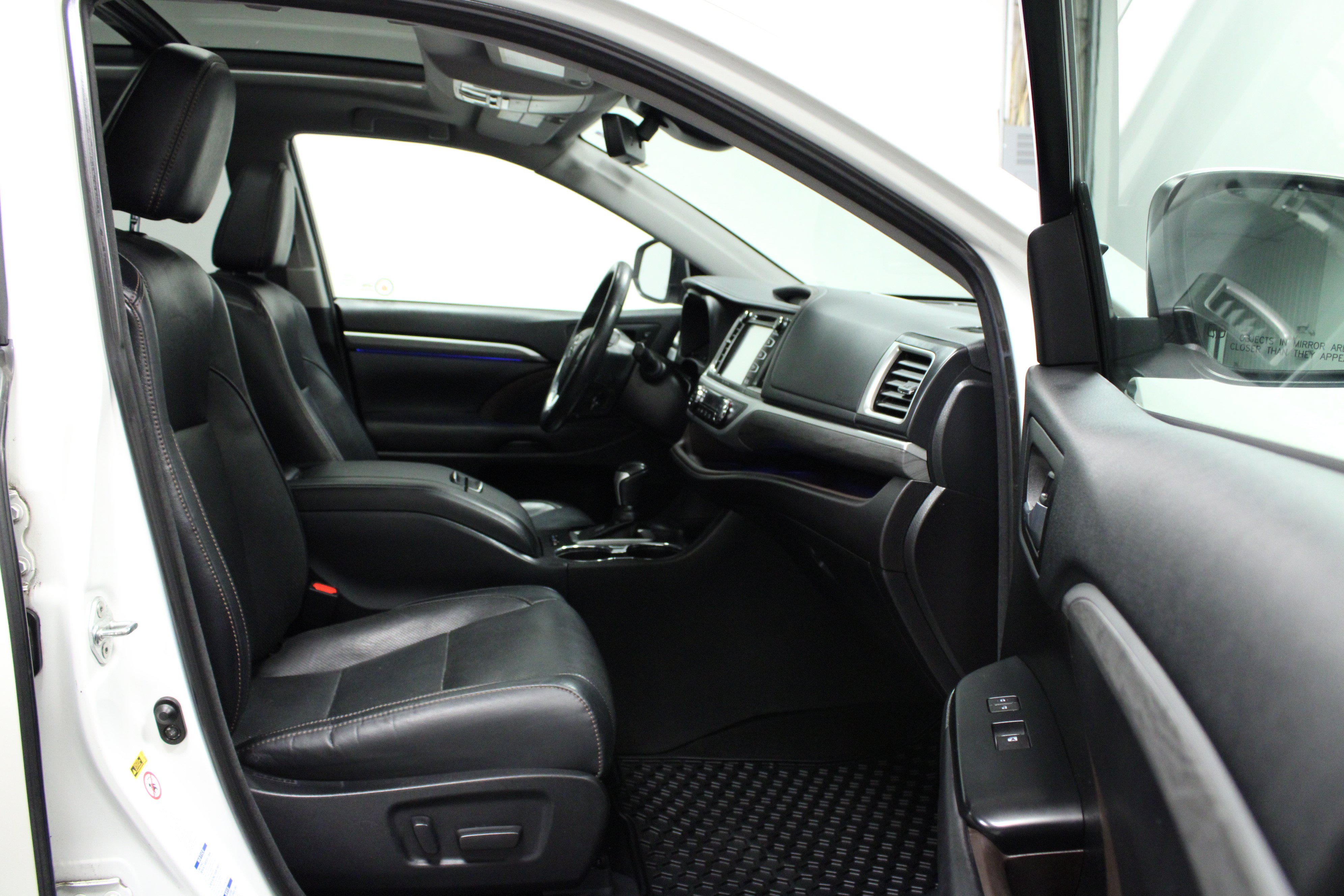 Used 2018 Toyota Highlander Limited AWD/4WD image 17