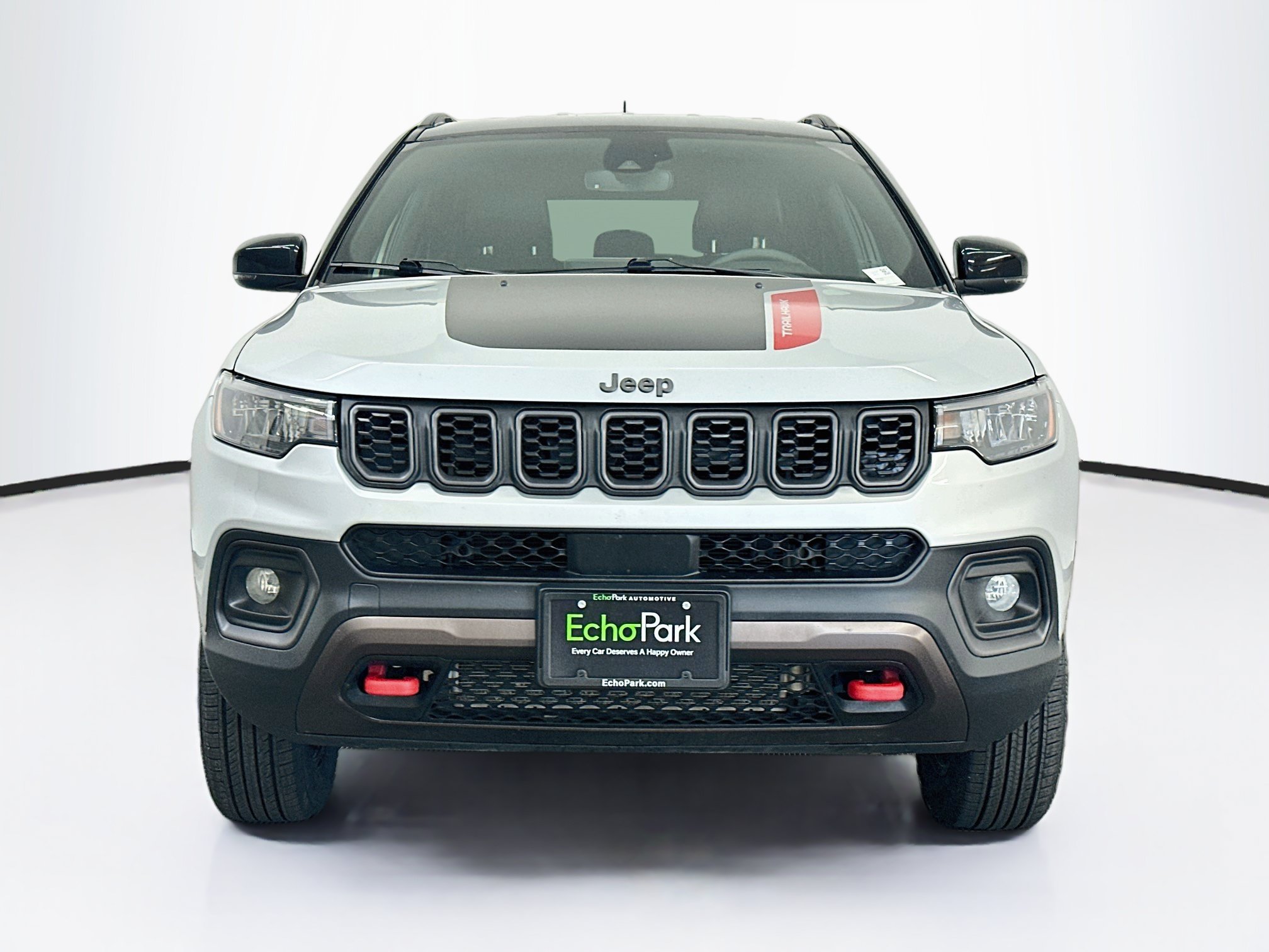 Used 2025 Jeep Compass Trailhawk AWD/4WD image 2
