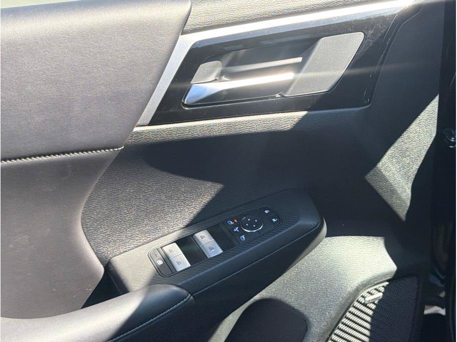 New 2026 Mitsubishi Outlander SE FWD image 11