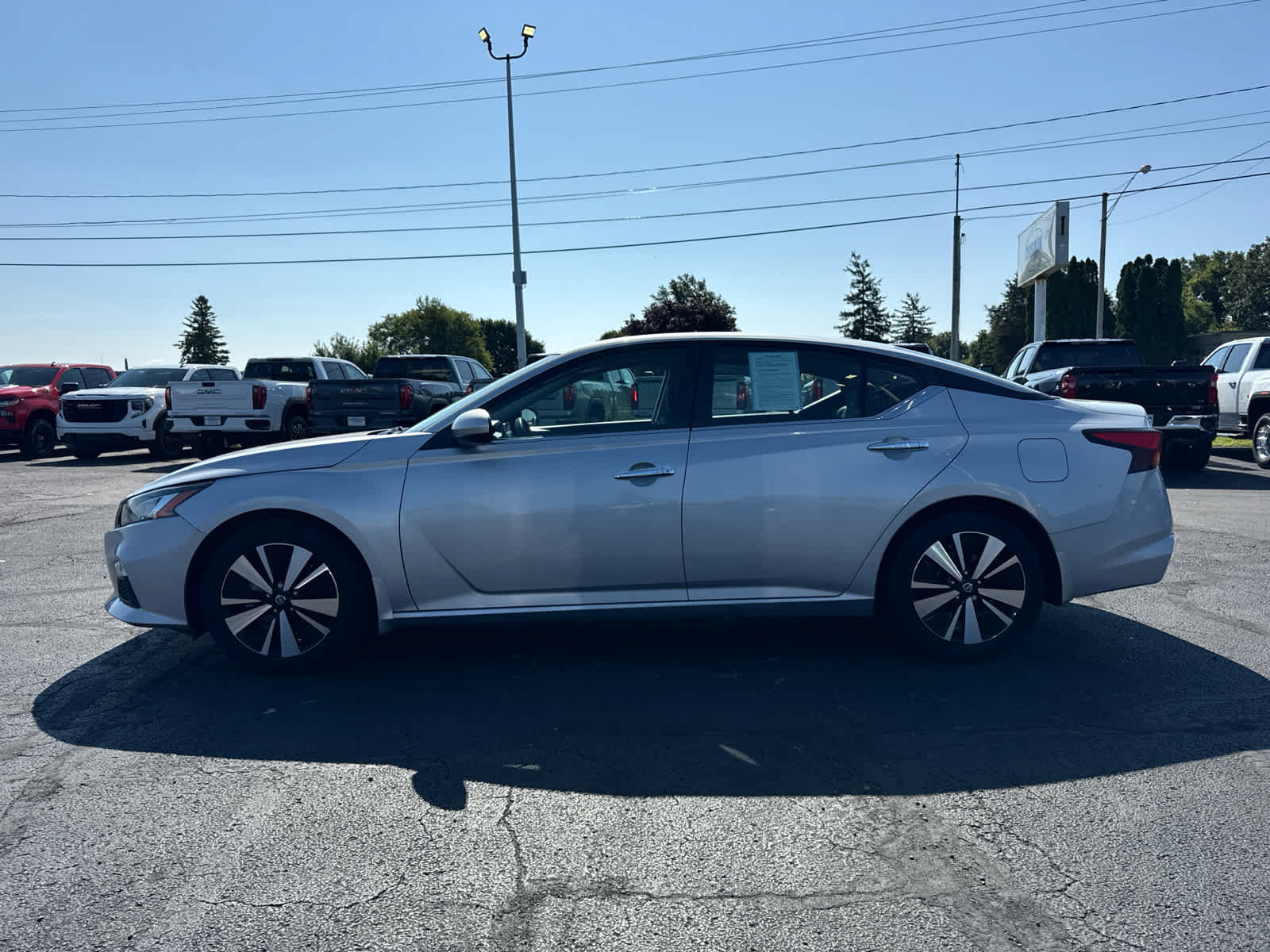 Used 2022 Nissan Altima 2.5 SV FWD image 2
