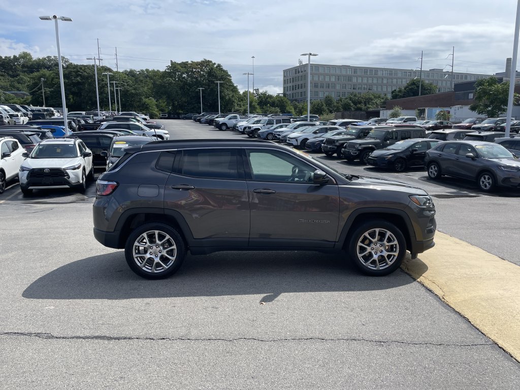 Used 2022 Jeep Compass Latitude AWD/4WD image 7