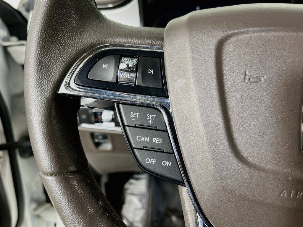 Used 2022 Lincoln Nautilus FWD image 14