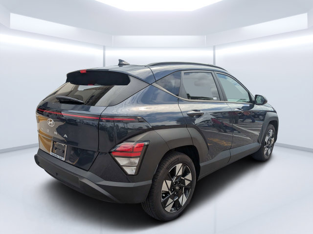 Used 2024 Hyundai Kona SEL w/ Convenience Package FWD image 3