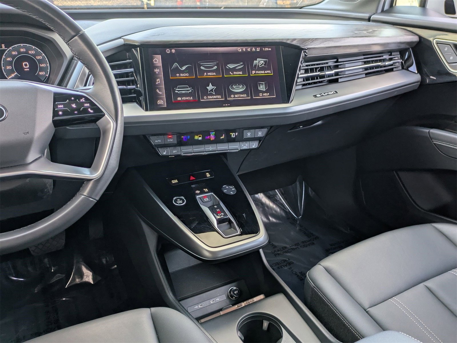 Used 2024 Audi Q4 e-tron Premium image 9